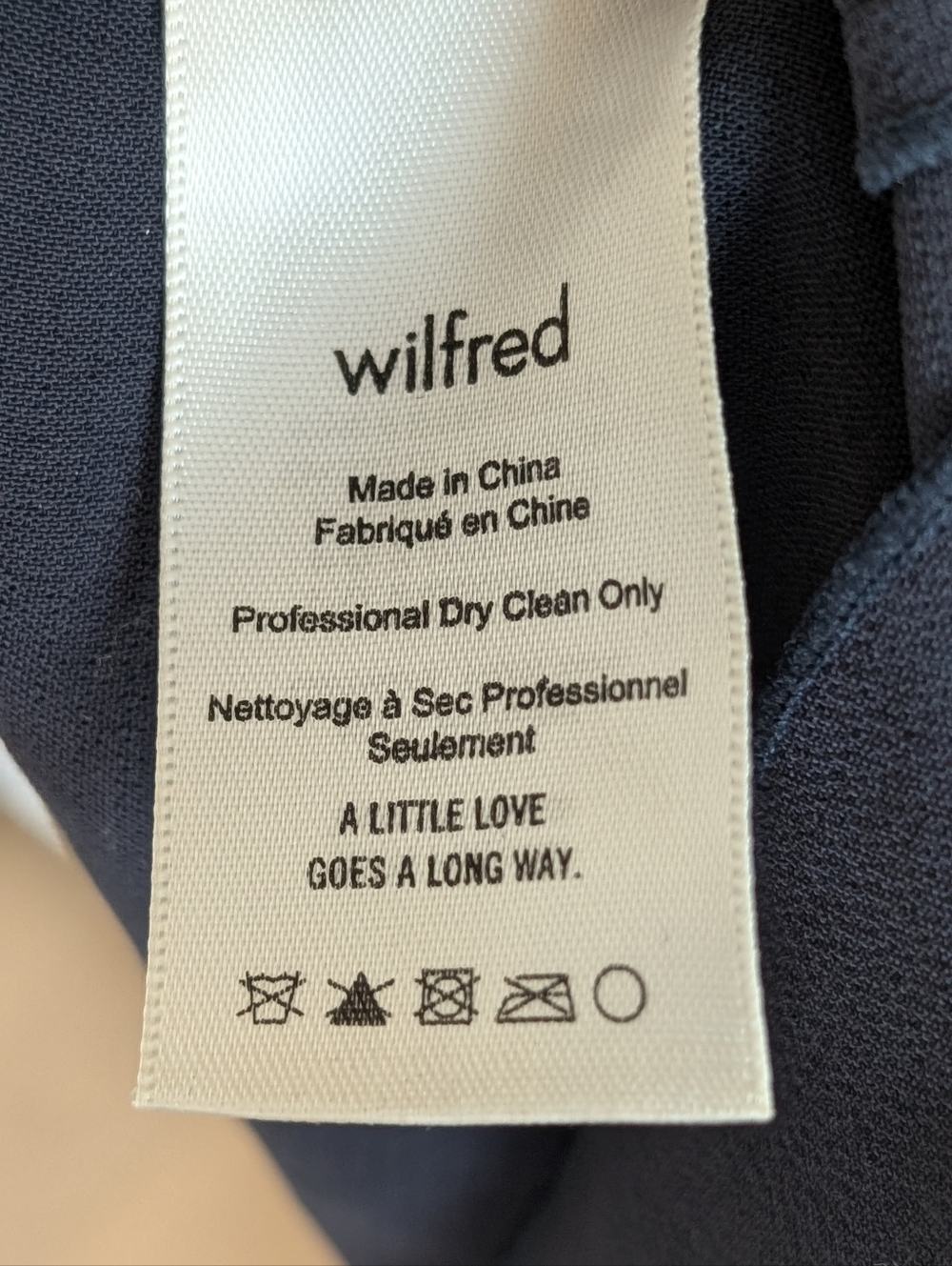 Wilfred Aritzia Navy V-Neck Fitted Slip Mini Minimalist Dress Sz 6 - Picture 6 of 7